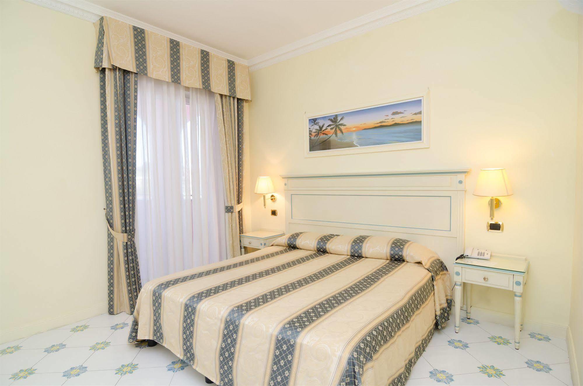 Hotel Flora Wellness & Beauty Ischia Bagian luar foto