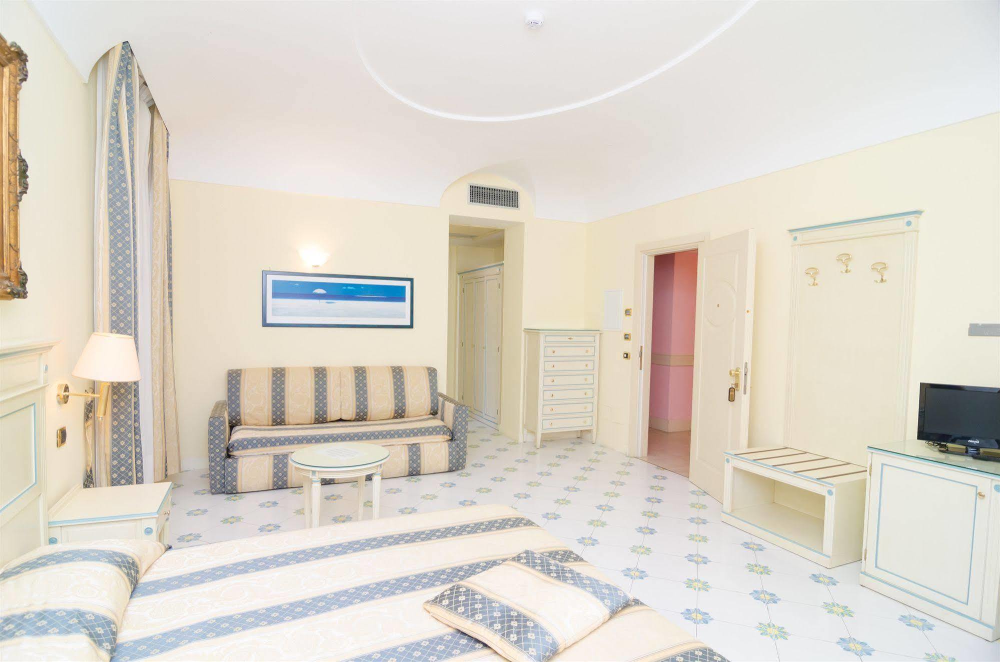 Hotel Flora Wellness & Beauty Ischia Bagian luar foto