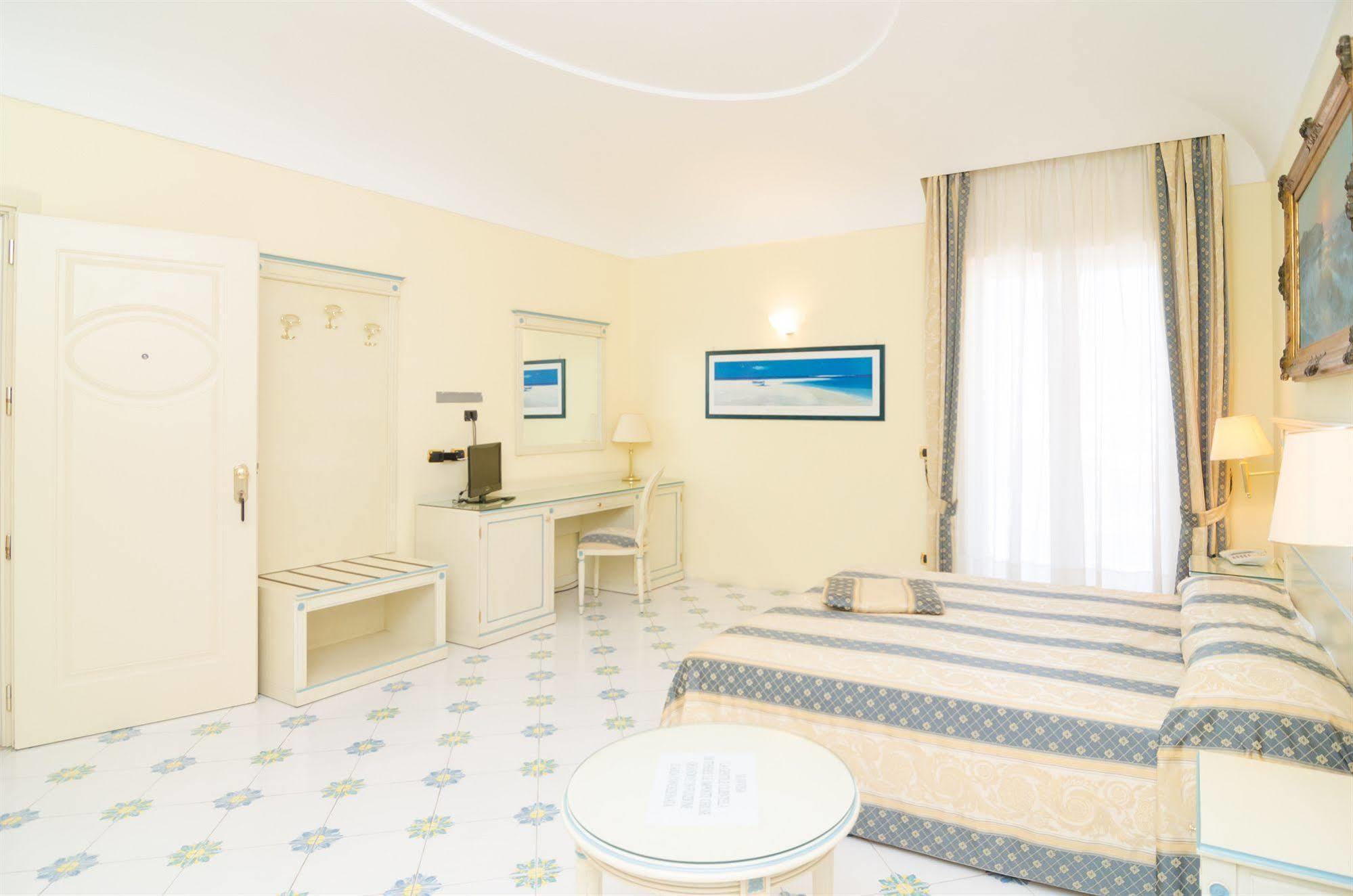 Hotel Flora Wellness & Beauty Ischia Bagian luar foto